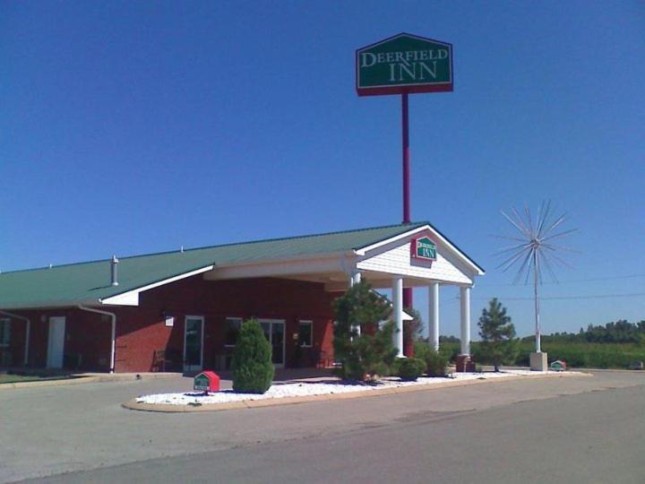 Deerfield Inn And Suites Steele Bagian luar foto
