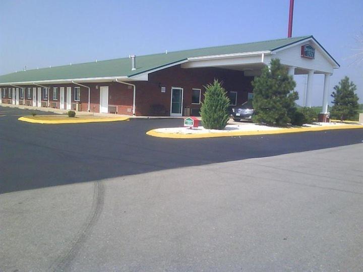 Deerfield Inn And Suites Steele Bagian luar foto