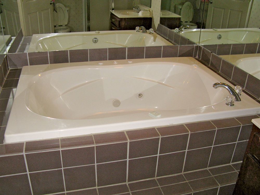 Deerfield Inn And Suites Steele Bagian luar foto